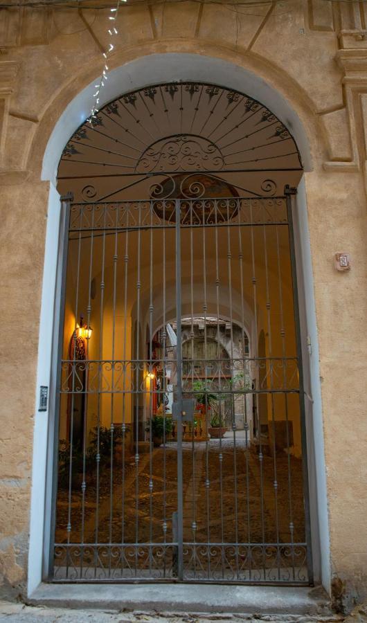 La Maison A La Cathedral Palermo Zewnętrze zdjęcie